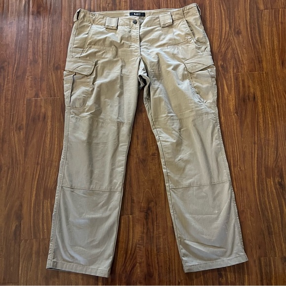 5.11 Tactical Carpenter Cargo Khaki Pants size 18 - Picture 1 of 13